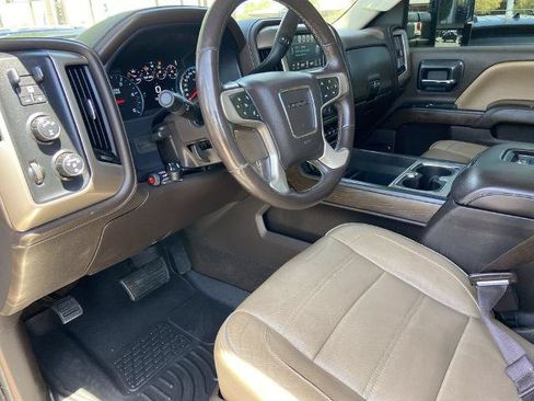 Used 2018 GMC Sierra 2500 Denali w/ Duramax Plus Package AWD/4WD image 6