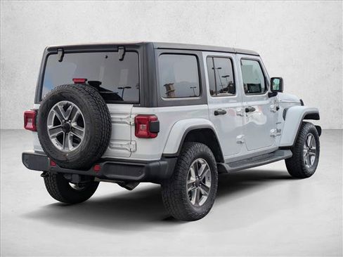 Used 2018 Jeep Wrangler Unlimited Sahara image 5