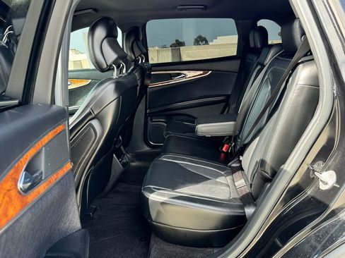 Used 2016 Lincoln MKX Select image 25