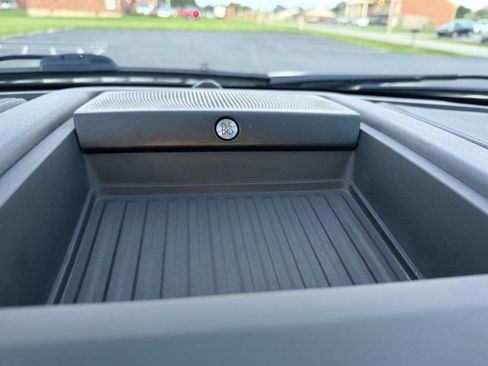 Used 2019 Ford F150 Platinum w/ Equipment Group 701A Luxury AWD/4WD image 47