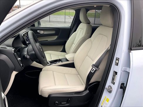 New 2026 Volvo XC40 B5 Plus w/ Protection Package Premier image 11