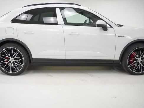 New 2025 Porsche Macan 4S Electric image 9