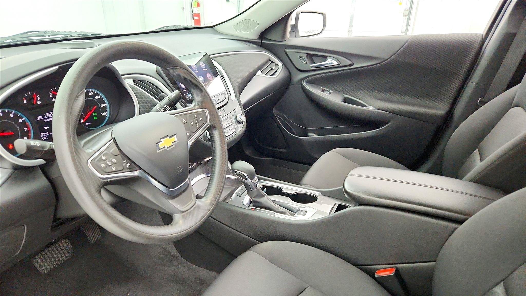 Used 2024 Chevrolet Malibu LT FWD image 9