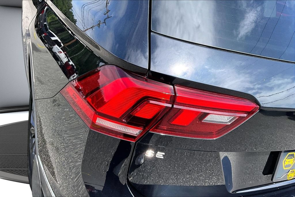 Used 2022 Volkswagen Tiguan SE AWD/4WD image 23