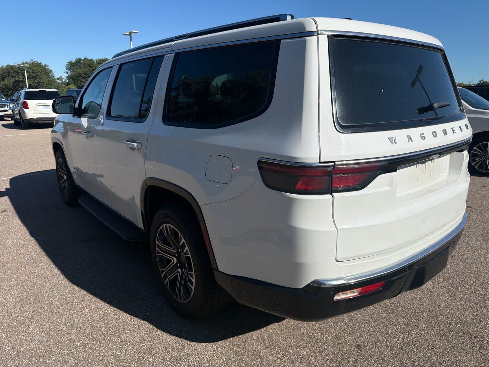 Used 2024 Jeep Wagoneer Series II w/ Flexible Seating Group AWD/4WD image 2