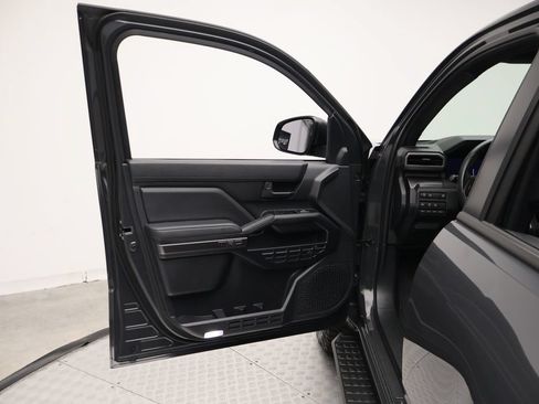 Used 2025 Toyota 4Runner TRD Off-Road AWD/4WD image 16