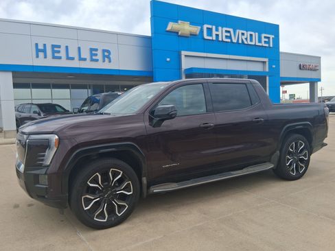 Used 2025 GMC Sierra EV Denali AWD/4WD image 3