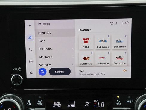 Used 2023 Toyota Highlander LE image 15