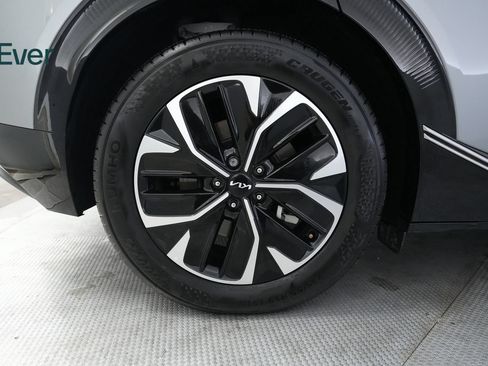 Used 2024 Kia EV6 Wind RWD image 21