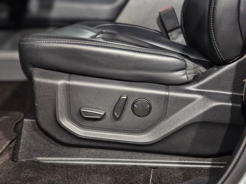 Used 2023 Ford Expedition Max XLT image 23