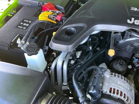 Used 2021 Jeep Gladiator Sport image 32