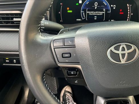 Used 2025 Toyota Camry SE image 23