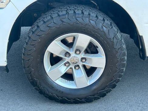 Used 2017 RAM 1500 Express AWD/4WD image 12