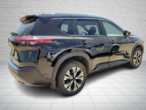 Used 2023 Nissan Rogue SV w/ SV Premium B Package FWD image 2