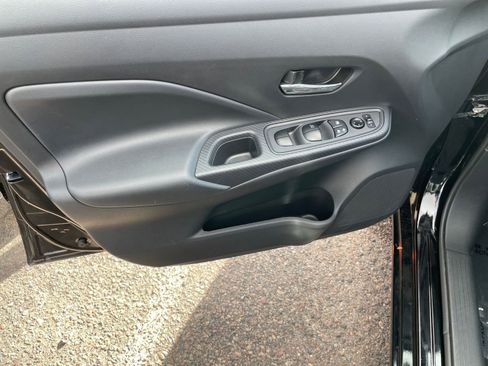 Used 2025 Nissan Versa SV image 20