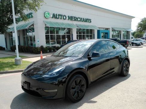 Used 2025 Tesla Model Y Long Range AWD/4WD image 1