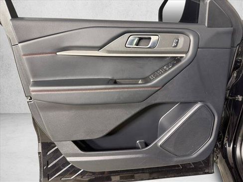 Used 2025 Ford Explorer ST-Line AWD/4WD image 11
