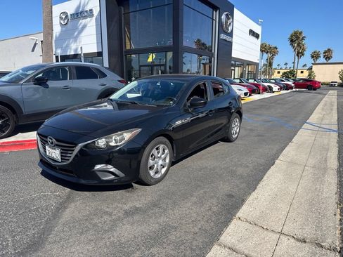 Used 2016 MAZDA MAZDA3 i Sport FWD image 6