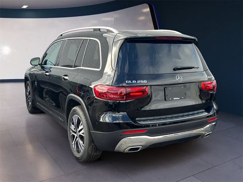 New 2026 Mercedes-Benz GLB 250 4MATIC image 2