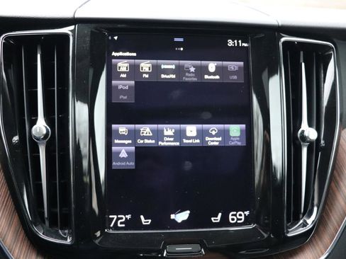 Used 2021 Volvo XC60 T5 Momentum w/ Premium Package image 22