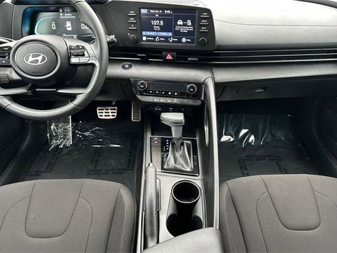 Certified 2025 Hyundai Elantra Sport image 14