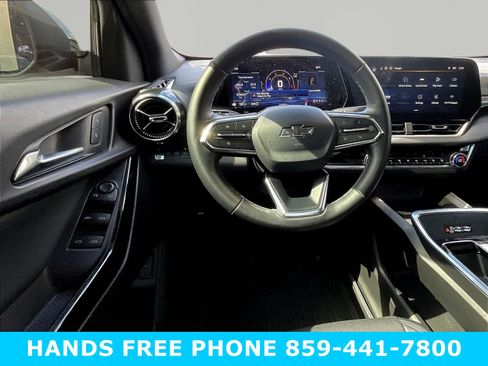 Used 2025 Chevrolet Equinox LT w/ Convenience Package II AWD/4WD image 8