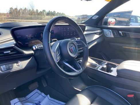 Certified 2025 Buick Enclave Avenir w/ Super Cruise Package AWD/4WD image 31