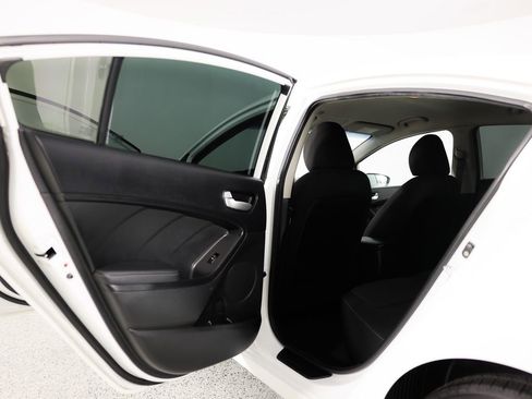 Used 2017 Kia Forte LX image 14