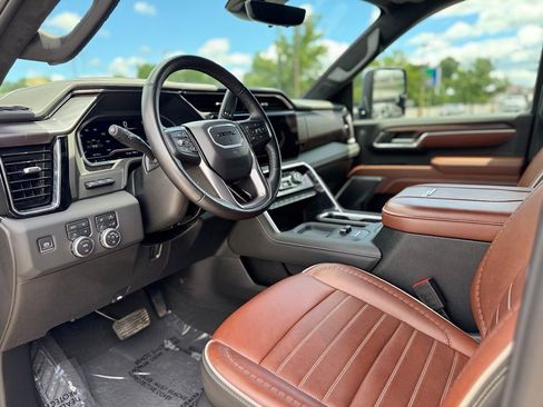 Used 2025 GMC Sierra 2500 Denali Ultimate AWD/4WD image 14