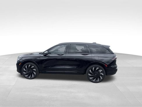 Used 2025 Lincoln Nautilus Reserve w/ Jet Appearance Package AWD/4WD image 3