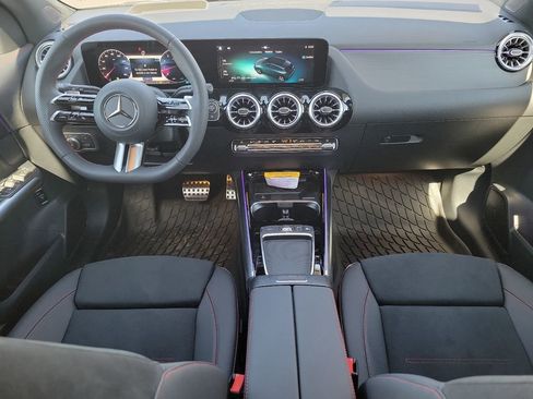New 2025 Mercedes-Benz GLA 250 image 12