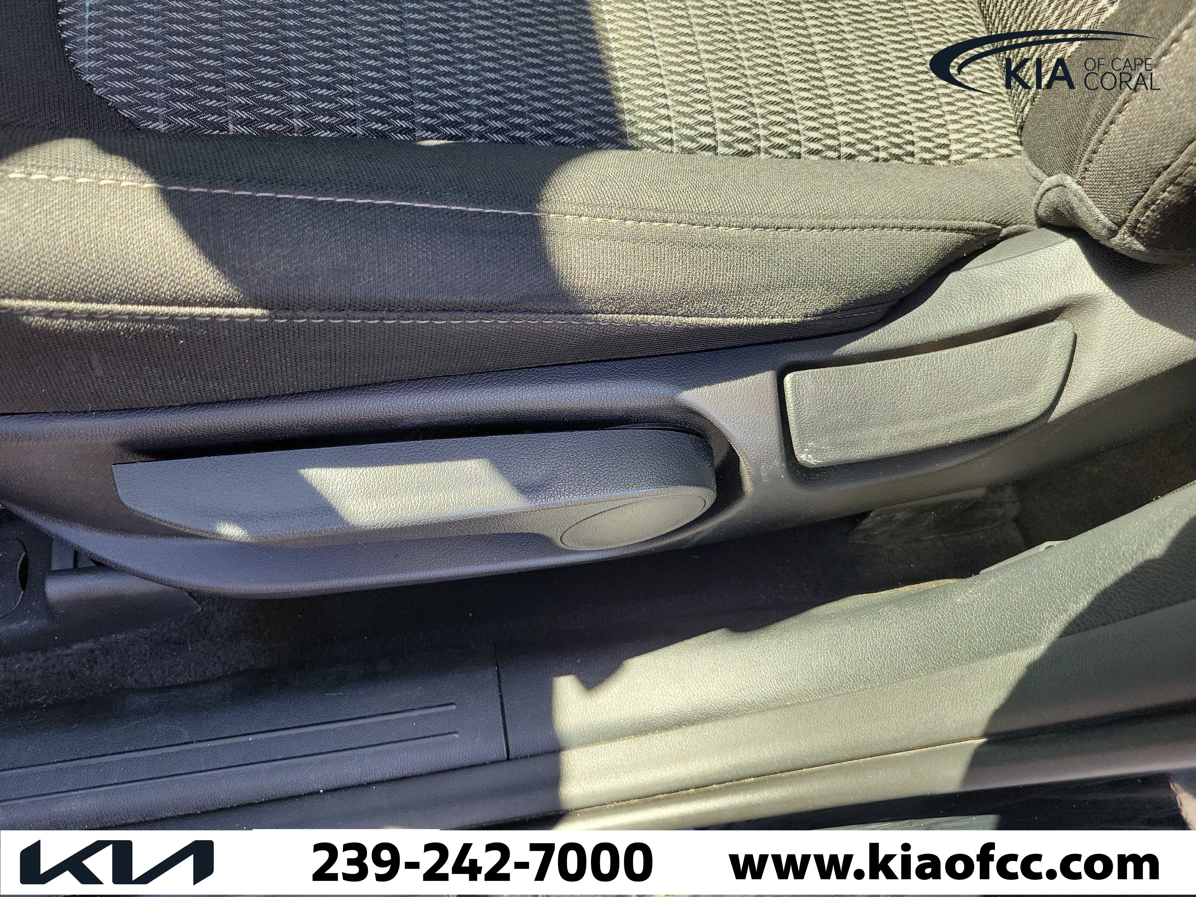Used 2022 Kia Sorento LX FWD image 22