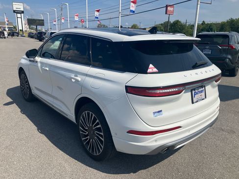 Used 2022 Lincoln Corsair Reserve w/ Equipment Group 201A AWD/4WD image 5