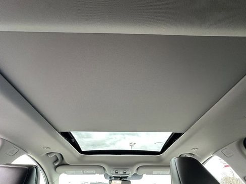 Certified 2025 Nissan Murano Platinum w/ Cargo Package image 32