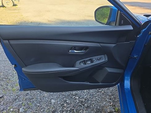 Used 2025 Nissan Sentra SV FWD image 13