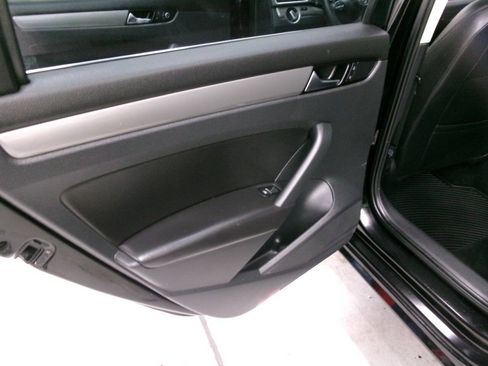 Used 2014 Volkswagen Passat 2.5 SE FWD image 26