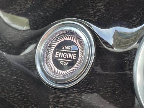 Used 2019 Mercedes-Benz E 300 image 30