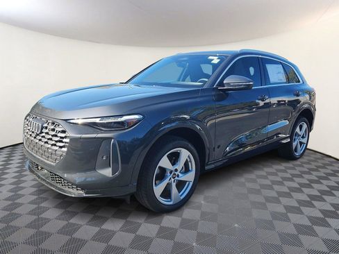 Used 2025 Audi Q5 Premium Plus image 3