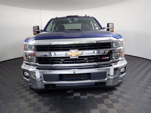 Used 2017 Chevrolet Silverado 2500 LT AWD/4WD image 10
