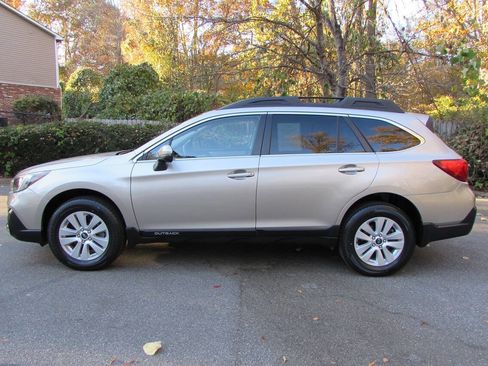 Used 2019 Subaru Outback 2.5i Premium w/ Popular Package #2 image 3