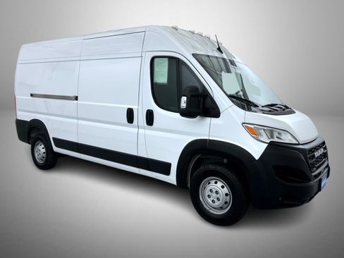 Used 2023 RAM ProMaster 2500 FWD image 3