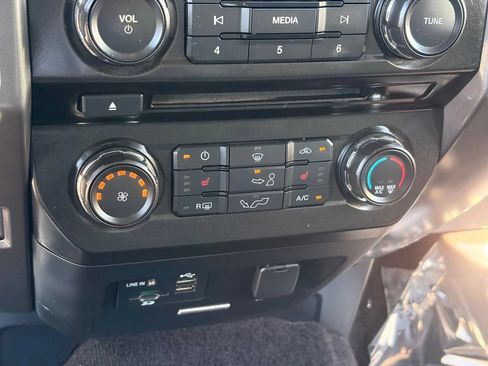 Used 2015 Ford F150 XLT w/ Equipment Group 302A Luxury AWD/4WD image 27