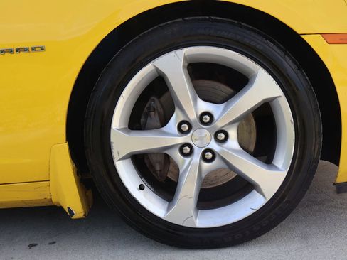 Used 2013 Chevrolet Camaro SS image 16