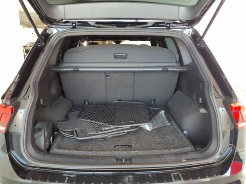 Used 2023 Volkswagen Tiguan SE R-Line AWD/4WD image 19