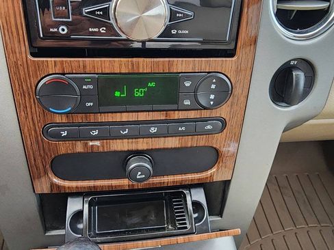 Used 2004 Ford F150 Lariat RWD image 30