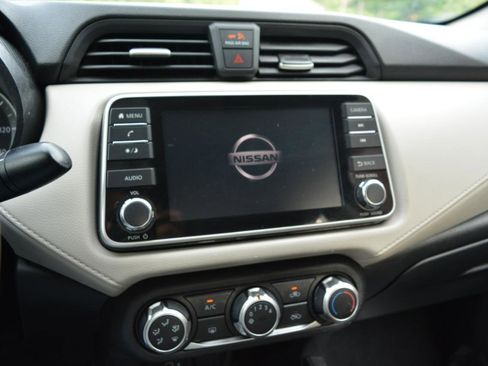 Used 2021 Nissan Versa SV FWD image 22