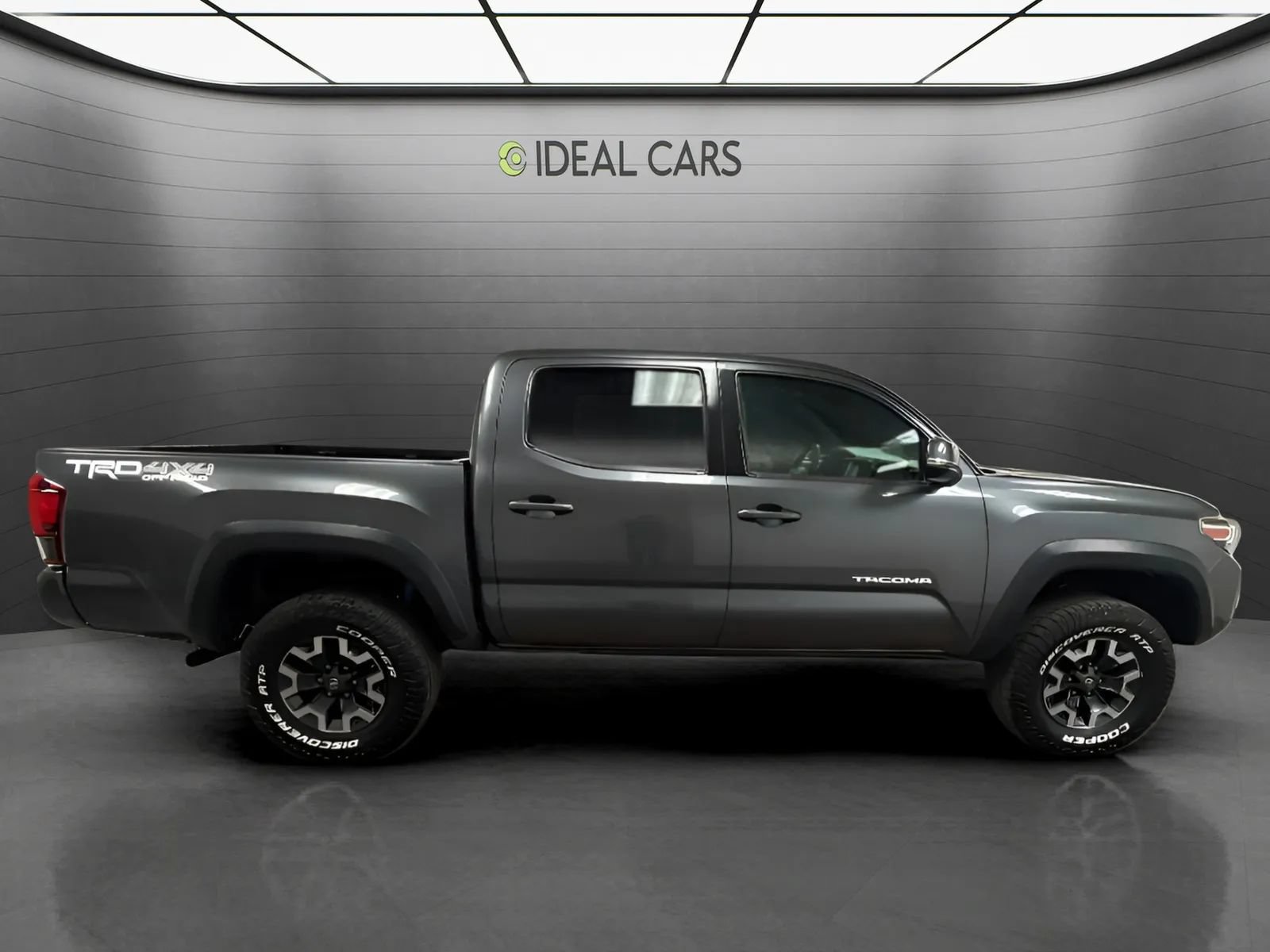 Used 2019 Toyota Tacoma TRD Off-Road w/ Technology Package AWD/4WD image 4