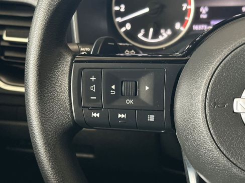 Used 2022 Nissan Rogue SV image 26