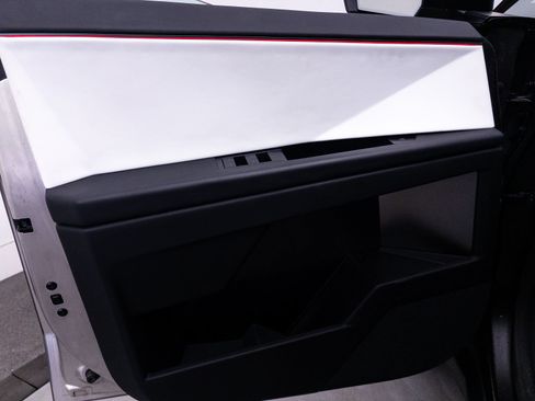 Used 2024 Tesla Cybertruck AWD Crew Cab image 16