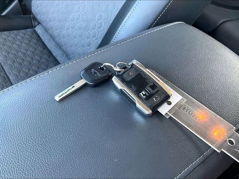 Used 2018 Chevrolet Colorado Z71 image 32